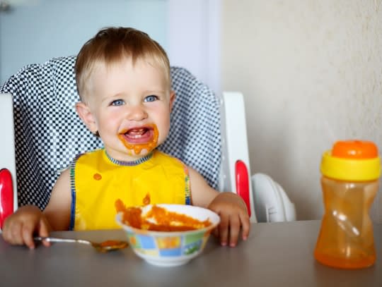 18 mois il mange comme un grand 1